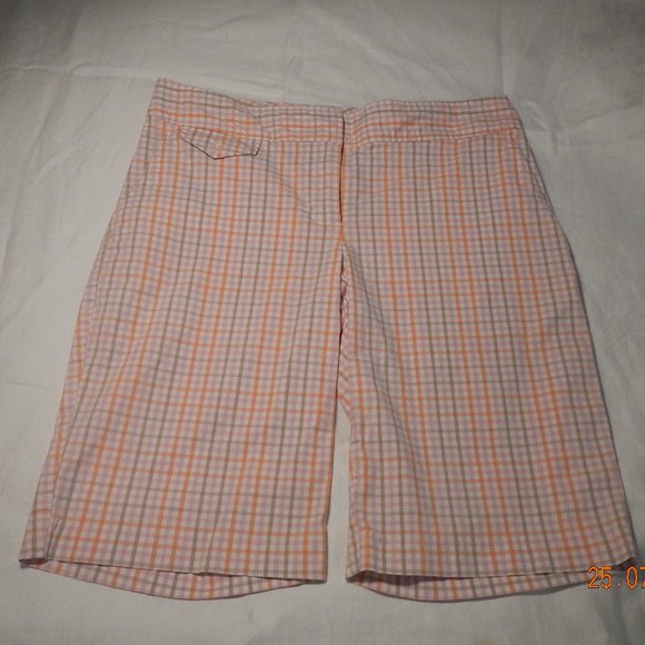Izod Shorts - Picture 1 of 3